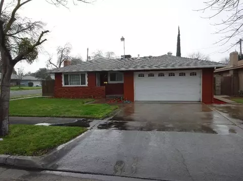 2826 E Hampton Way, Fresno, CA 93726 photo 1