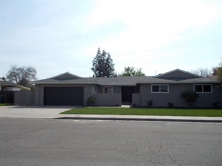 1770 Robinwood Ave, Clovis, CA 93611 photo 1