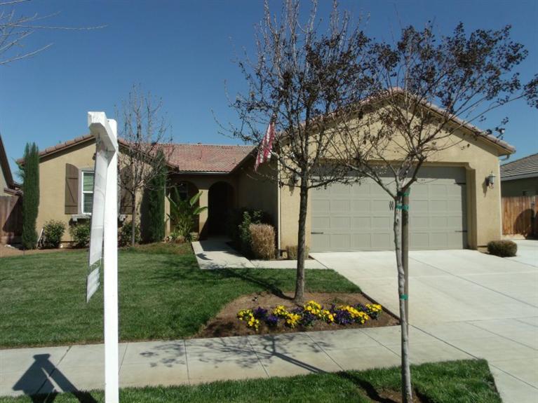 3287 Bellaire Ave, Clovis, CA 93619 photo 1