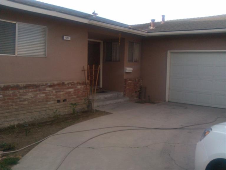 421 S 3rd St, Kerman, CA 93630 photo 1