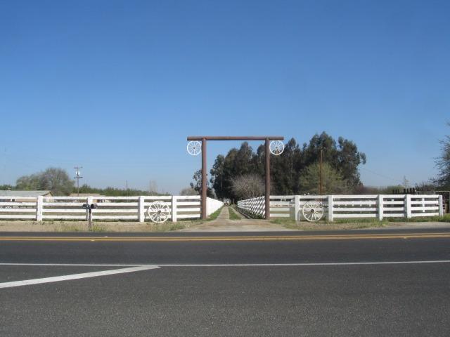 16210 W Whitesbridge Ave, Kerman, CA 93630 photo 1
