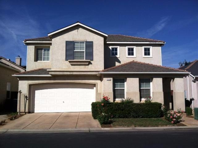 713 W Bordeaux Ln, Clovis, CA 93619 photo 1