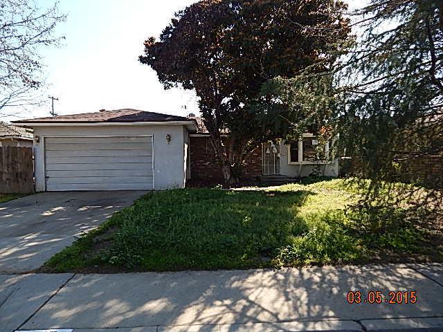 486 W Scott Ave, Clovis, CA 93612 photo 1
