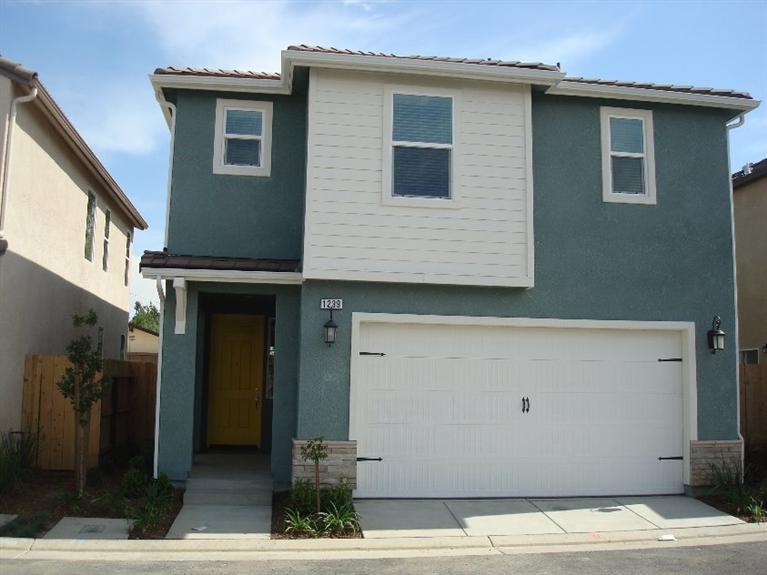 1239 Aristocracy Way, Clovis, CA 93619 photo 1