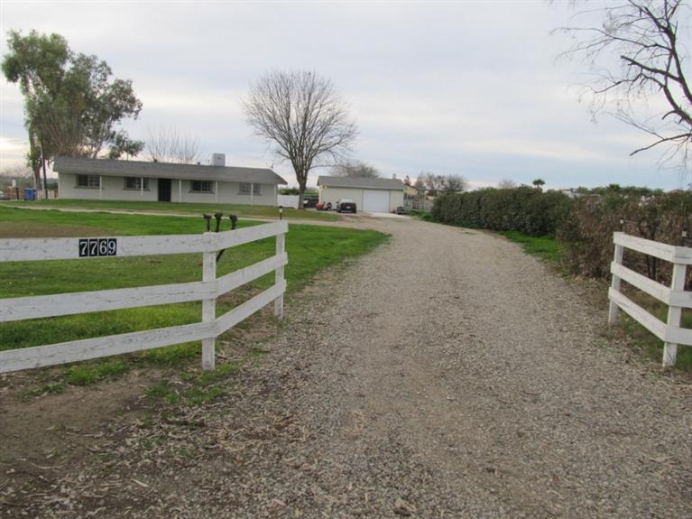 7769 N Madsen Ave, Clovis, CA 93619 photo 1