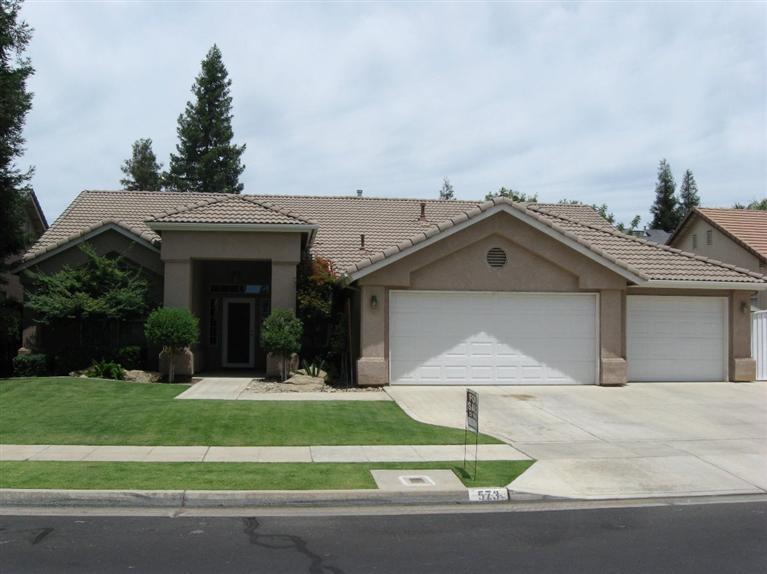 573 Fallbrook Ave, Clovis, CA 93611 photo 1