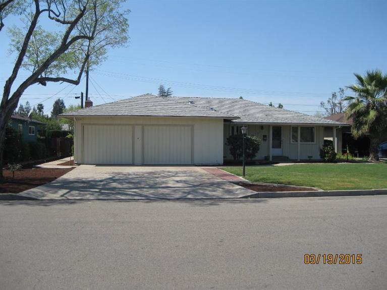 215 Hill Ave, Sanger, CA 93657 photo 1