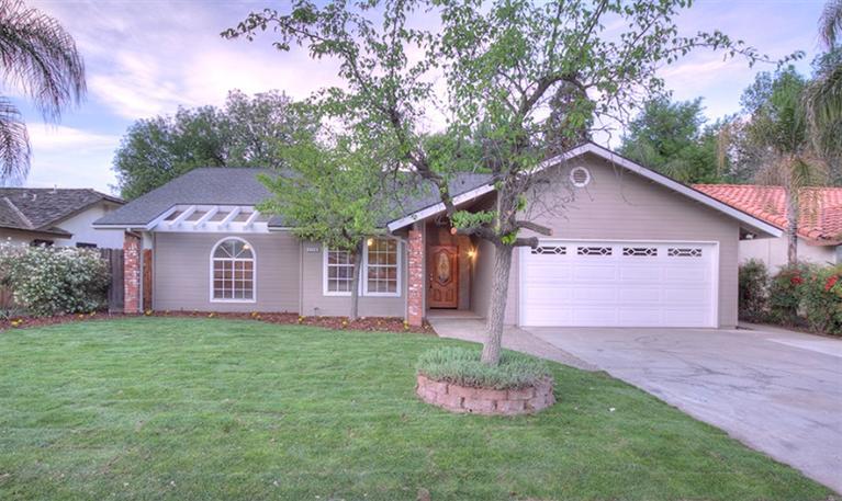 2114 10th St, Sanger, CA 93657 photo 1