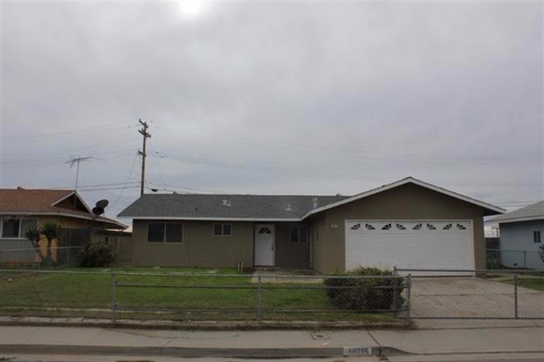 19735 Hemlock Ln, Lemoore, CA 93245 photo 1