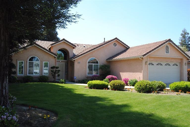 2035 Oak St, Selma, CA 93662 photo 1