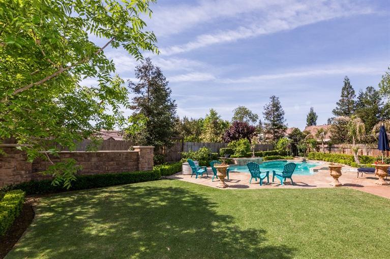 174 W Decatur Ave, Clovis, CA 93611 photo 1