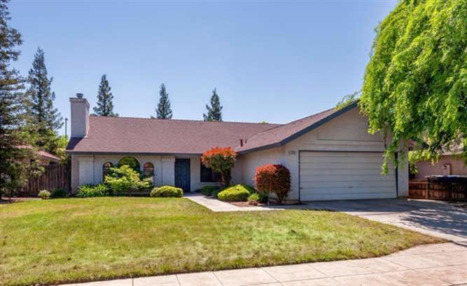 1510 Fir Ave, Clovis, CA 93611 photo 1