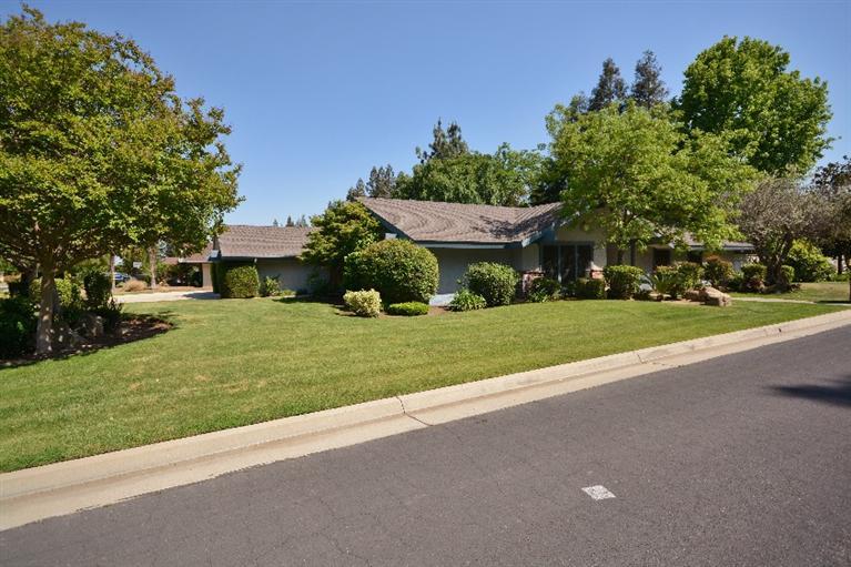 2465 Burl Ave, Clovis, CA 93611 photo 1