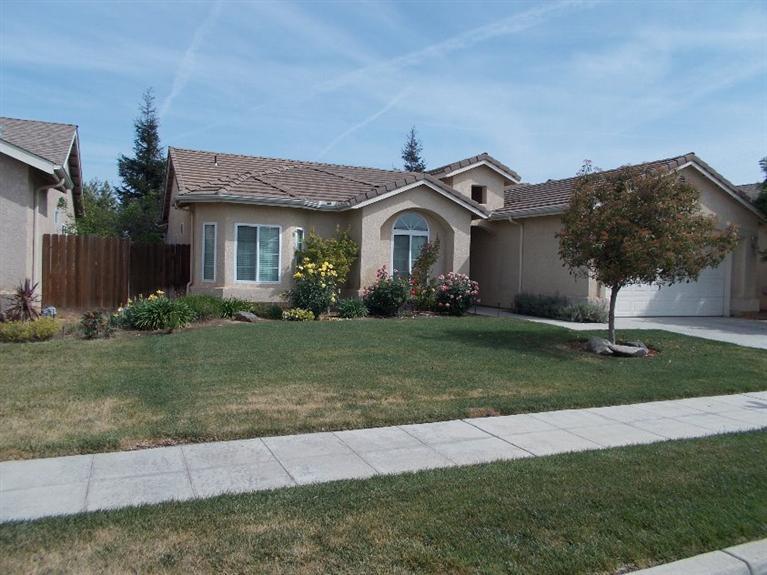 5381 Eugenia Ave, Fresno, CA 93725 photo 1