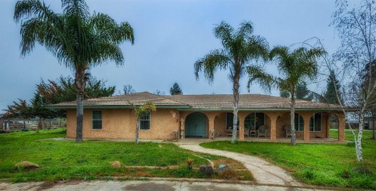 12063 E Belmont Ave, Sanger, CA 93657 photo 1