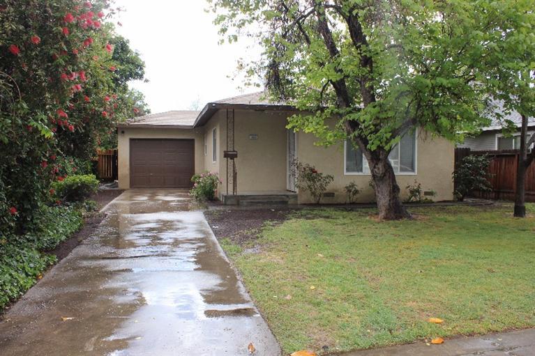 1133 D St, Reedley, CA 93654 photo 1