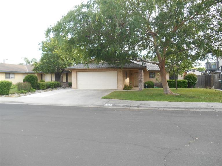 1712 Buckingham Ave, Clovis, CA 93611 photo 1