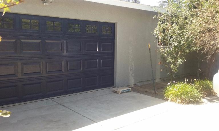 5432 E Griffith Way, Fresno, CA 93727 photo 1