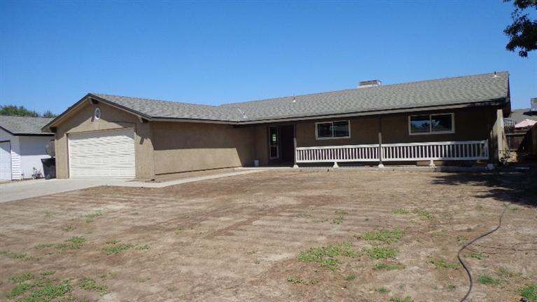 384 E Hazelwood Dr, Lemoore, CA 93245 photo 1
