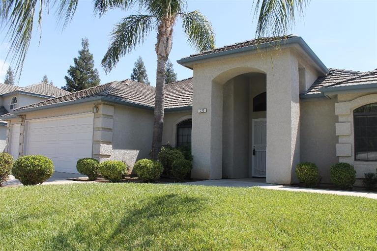 722 W Birch Ave, Clovis, CA 93611 photo 1