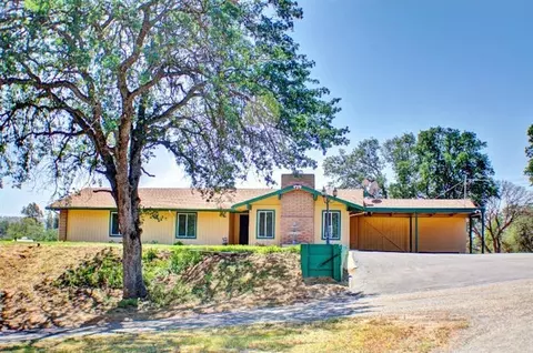 22452 Goldrush Ln, Clovis, CA 93619 photo 1