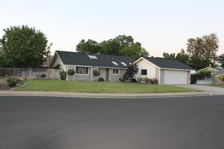 275 W Tenaya Ave, Clovis, CA 93612 photo 1
