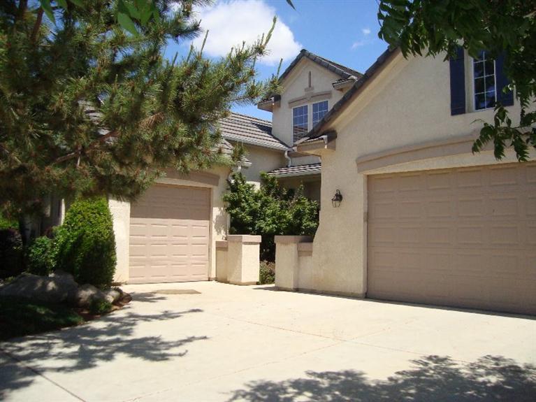 419 Carson Ave, Clovis, CA 93611 photo 1