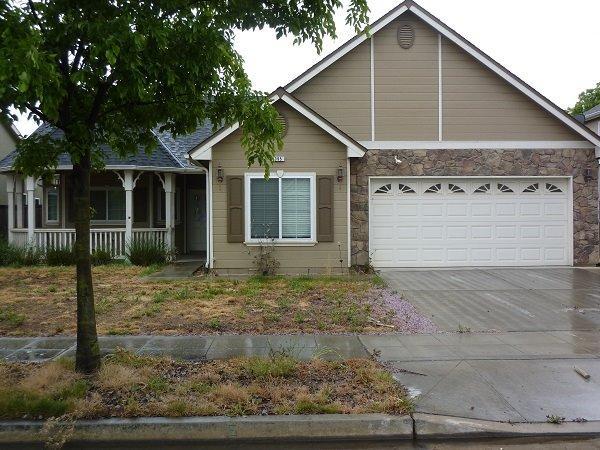 395 E Beech Ave, Reedley, CA 93654 photo 1