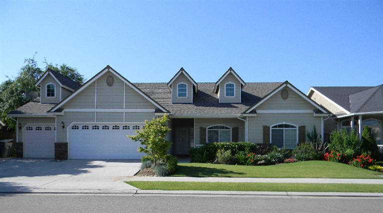706 Moody Ave, Clovis, CA 93619 photo 1
