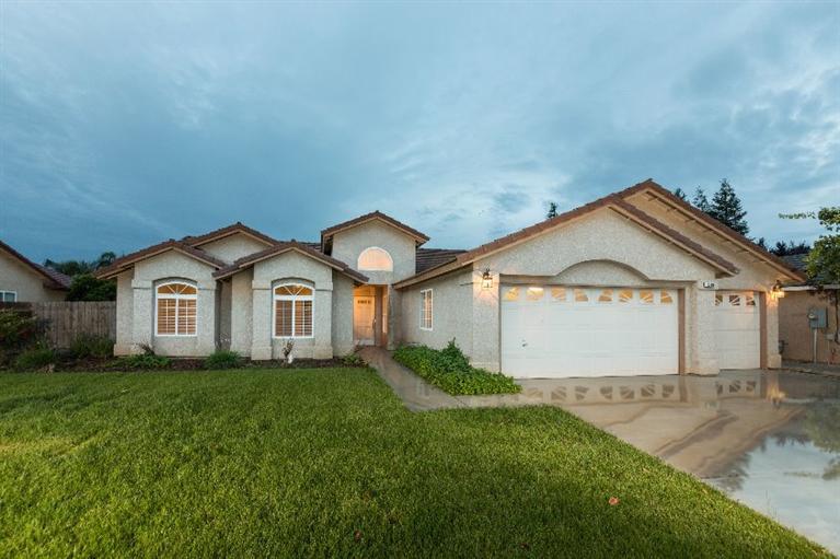 15685 W Sunset Ave, Kerman, CA 93630 photo 1