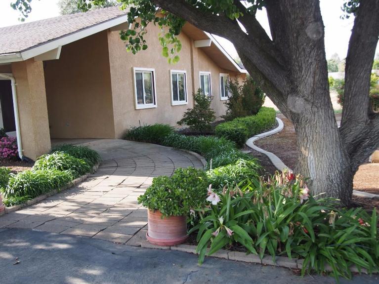 1110 N Locan Ave, Clovis, CA 93619 photo 1