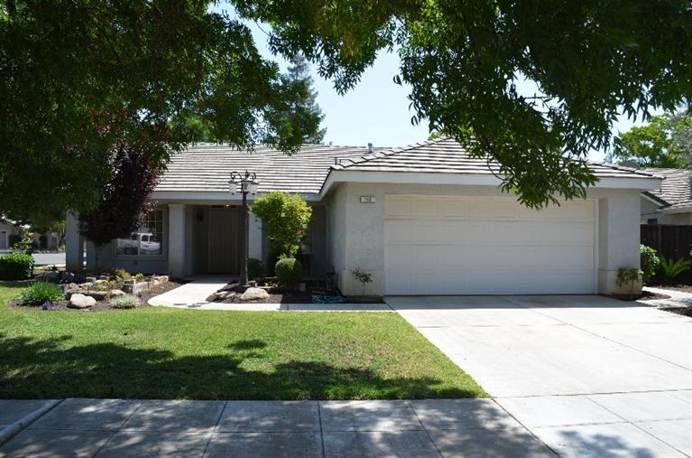 569 Petite Ave, Madera, CA 93637 photo 1