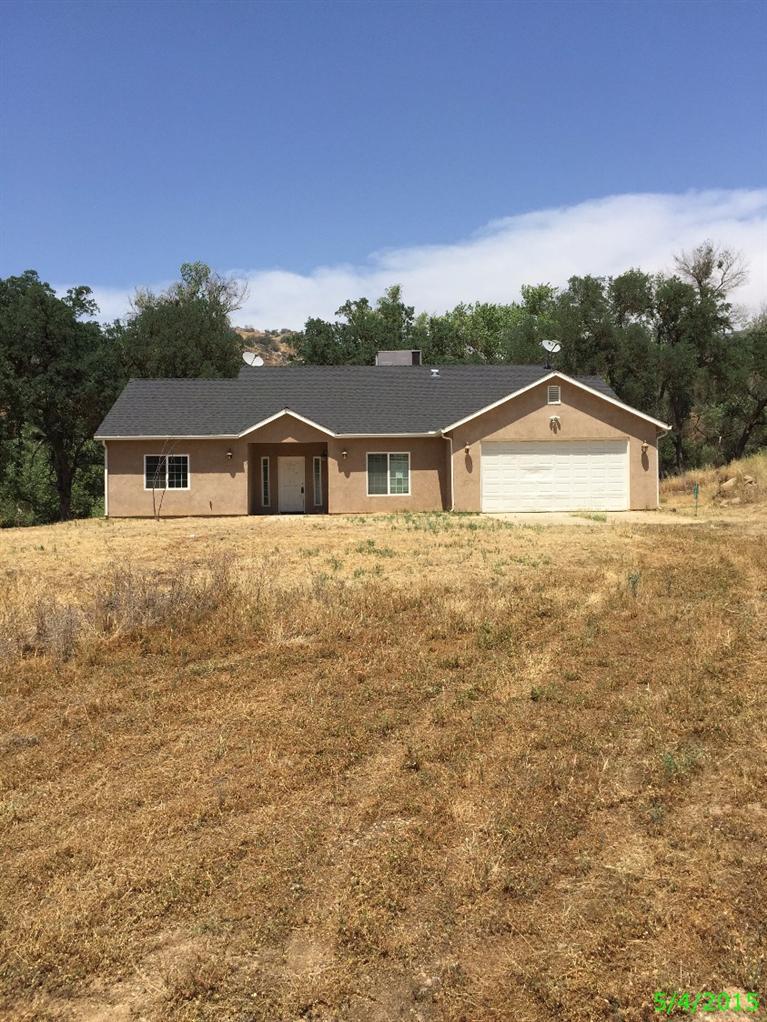 37455 Mistletoe Rd, Squaw Valley, CA 93675 photo 1