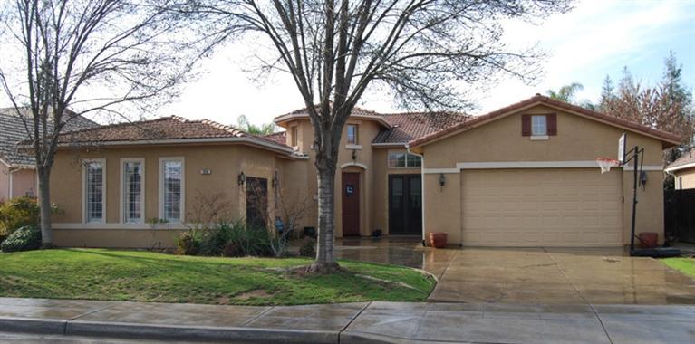930 N Orangewood Ave, Clovis, CA 93611 photo 1