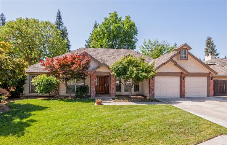 662 W Ellery Ave, Clovis, CA 93612 photo 1