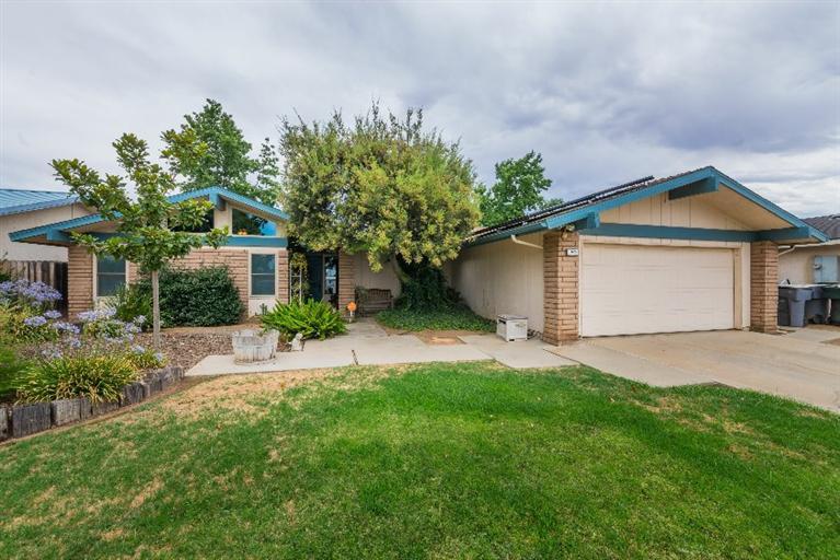 1825 Vartikian Ave, Clovis, CA 93611 photo 1
