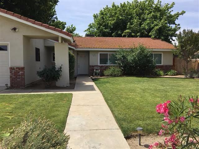 454 W Menlo Ave, Clovis, CA 93612 photo 1