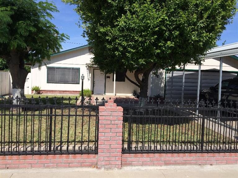 335 Herring Ave, Parlier, CA 93648 photo 1