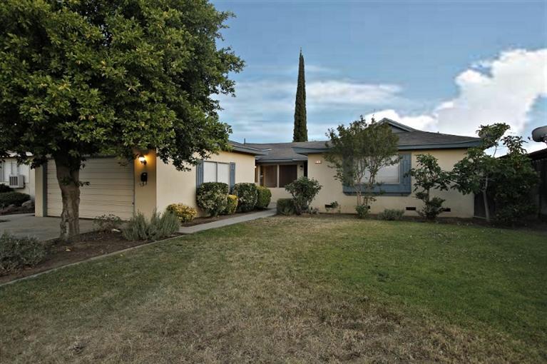 640 W Ashcroft Ave, Clovis, CA 93612 photo 1