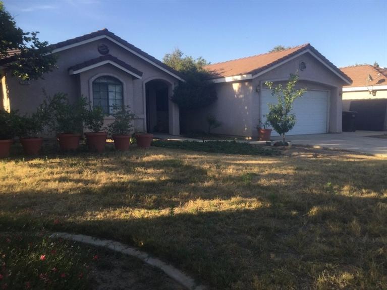 2208 Maple St, Selma, CA 93662 photo 1