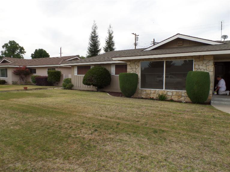 1256 Pine St, Selma, CA 93662 photo 1