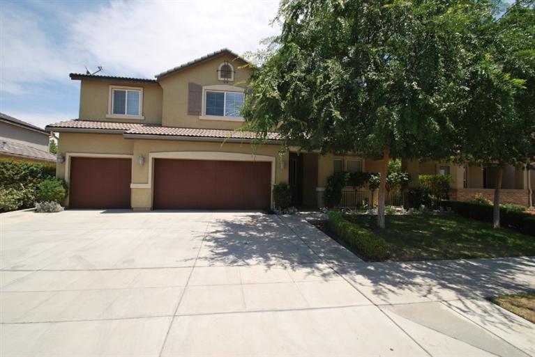 1981 N Rogers Ave, Clovis, CA 93619 photo 1