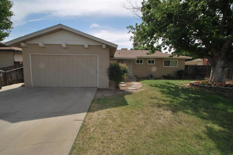2860 Paula Dr, Clovis, CA 93612 photo 1