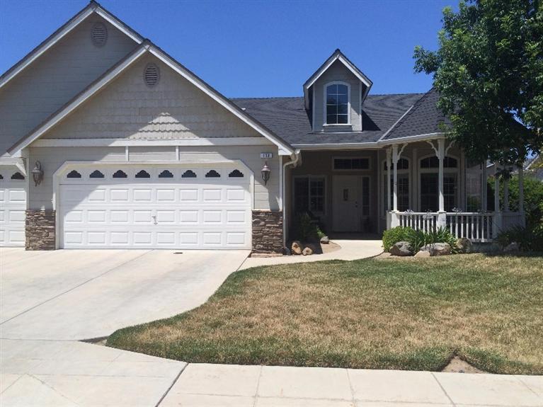 173 W Everglade Ave, Clovis, CA 93619 photo 1