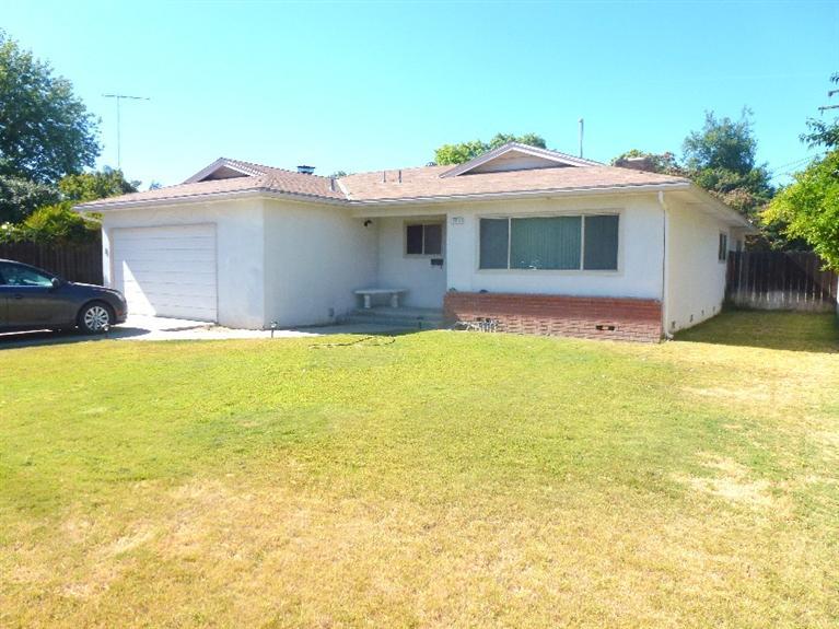 15458 W C St, Kerman, CA 93630 photo 1