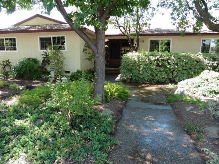1758 Lincoln Ave, Clovis, CA 93611 photo 1