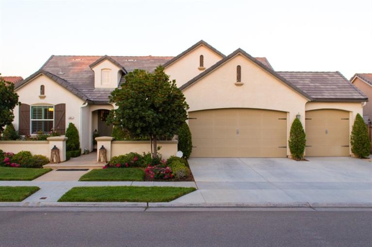 1841 N Sanders Ave, Clovis, CA 93619 photo 1