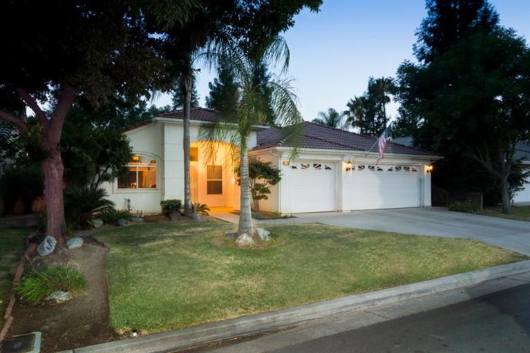2145 E Warwick Ave, Fresno, CA 93720 photo 1