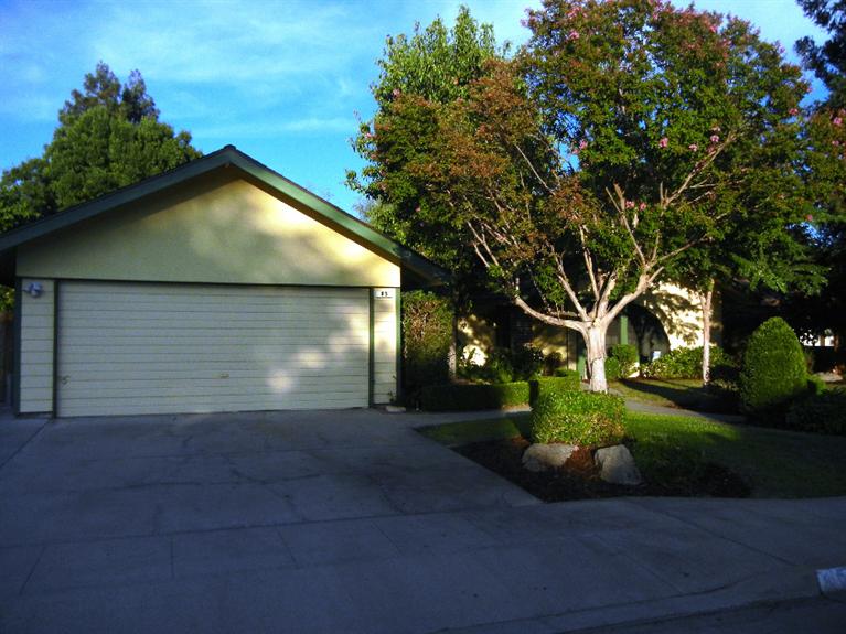 85 Jasmine Ave, Clovis, CA 93611 photo 1