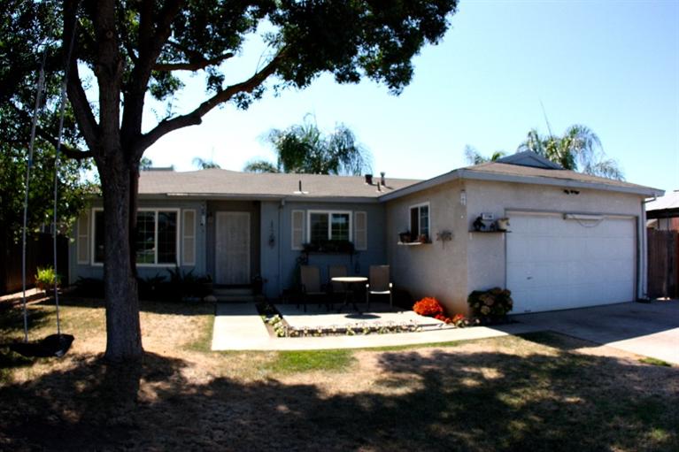 1736 Stanford Ave, Clovis, CA 93611 photo 1